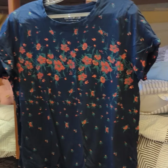 Lucky Brand Navy Floral T-Shirt. 2 For $10 - Picture 1 of 5
